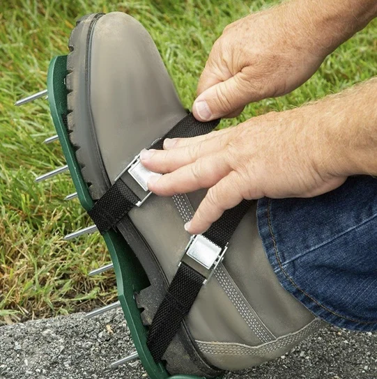 aerator do butów — kolce napowietrzające trawnik aerator do butów — kolce napowietrzające trawnik